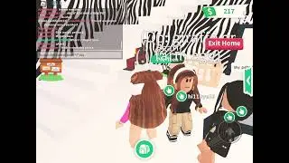 I caught a scammer in adopt me I showed her user report her #scammer