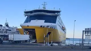 EMBARQUEMENT | Corsica ferries le port de commerce &agrave; Bastia corse corsica  .