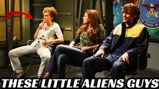 Kate Mckinnon Makes SNL Cast BREAK Character😂