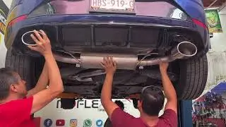 CUPRA con resonador REMUS y tubería de acero inoxidable