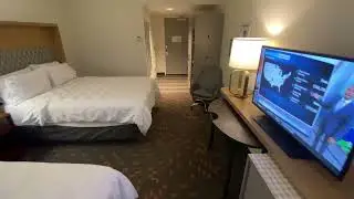 Holiday Inn & Suites Orlando - International Dr S, an IHG Hotel (Room 305) Tour