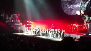 Roger Waters - The Wall live 2010 - happiest - another bric