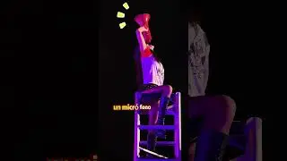 Los micr&oacute;fonos m&aacute;s raros de las estrellas del pop.El &uacute;ltimo tiene un significado sorprendente.#for