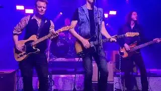 Roll on Chatahoochee (Dan Baird & Homemade Sin) door Shotgun Shadow