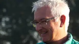 Dahlias plukken voor het corso door buurtschap Rijsbergen
