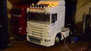 AUSTAR LED Light Warning Beacon on Tamiya Scania