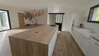 Contemporaine RE2020 situ&eacute;e sur la commune dynamique de AIZENAY (85190).