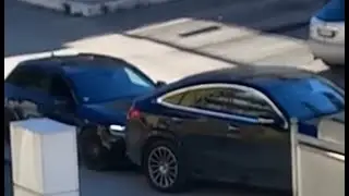 Furto in pieno giorno: armati di flessibile rubano il Mercedes in 4 minuti