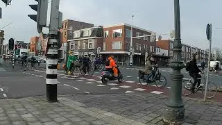 All Cyclists Green at the Same Time