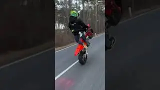Winter days ❄️🏍️ #supermoto #wheelie #gsracing