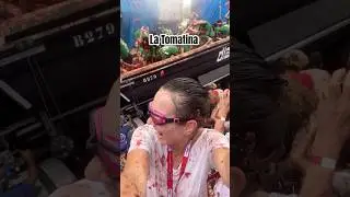 How I survived La Tomatina in Valencia,Spain