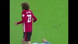 Fellaini's crazy headbutt on Aguero(Red Card)