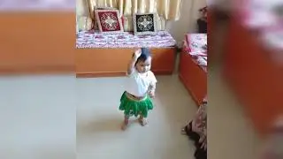 @RisingInfo Cute and Funny Dance by Shreyu | Awesome Dance Moves | Marathi Song