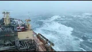 VLGC IN STORM EN ROUTE TO PRINCE RUPERT CANADA      17 DEGREES ROLLING