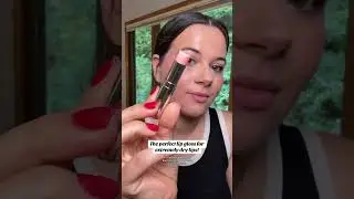 The Aora Mexico Glossy Lip Serum is smooth like butter