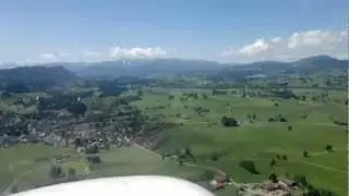 Anflug und Landung mit einer Cessna 172 in Kempten (EDMK), Piste 35