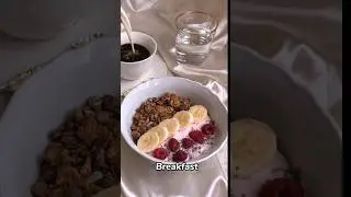 #BreakfastForWeightLoss: Try my delicious oats and berries bowl to kickstart your day #shorts