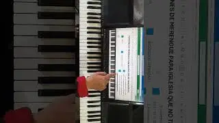 Introducción a la serie, merengue con bajeo en la mano izquierda.