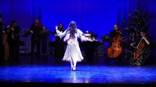 Baroque Dance &ndash; J. S. Bach. Menuet from h-moll suite. Petit Trianon Baroque Company.