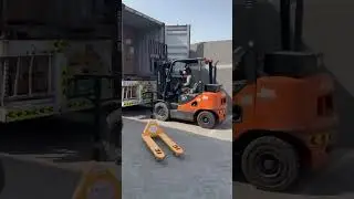 🏢 Unloading premium vinyl flooring at Azeemah Floors warehouse! 🛒
