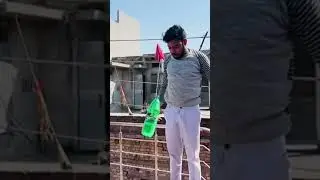 Science experiment || free fall | water won&rsquo;t come out of bottle from hole #scienceexperiment #magic