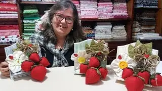 Como Fazer um Enfeite de Parede com Morangos de Tecido