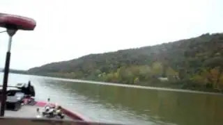 95 champion bass boat 186 on Ohio River