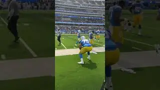 Chargers rookie Rashawn Slater goes through warm ups
