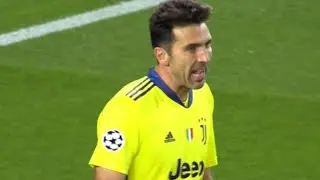 Solid Performance from Gianluigi Buffon vs Barcelona (A) 06.12.2020