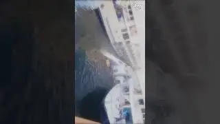 A floating hotel capsizes in Egypt 😱😰