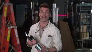 Zack Snyder accepts the Valiant Award at the 4th Annual HCA Film Awards