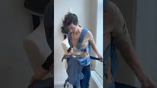 Our carrier expert showing how to use the baby carrier harmony for the ultimate snuggle combo👌