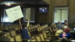 Kansas City, Missouri City  Council votes 10-2 to extend mask mandate