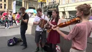 Buskers at the Monument filmed by Michael Boyers