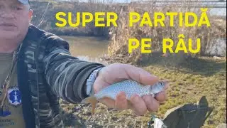 Pescuit la plută pe râu!