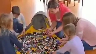 Portable Toy Storage Bucket 2