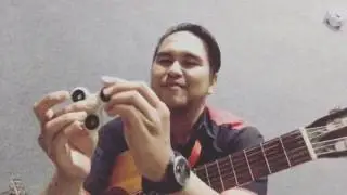 Fidget Spinner tricks for guitar