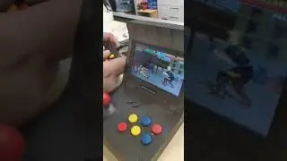 Небольшая приставка Retro Console в стиле аркадного автомата