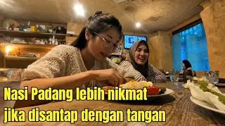 Saya memakannya di restoran Indonesia di Jepang