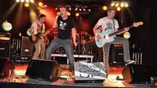 Never Grow Up - Goodbye live @ Ann and Pat, Linz 2013