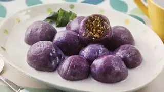 KUIH BADAK BERENDAM - Glutinous Rice Balls in Coconut Milk