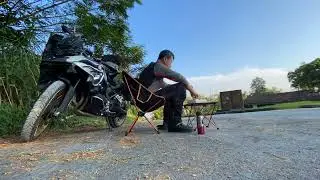 Motorcycle Picnic BMW F850GS. With Trekology Yizi Go portable Camping chair