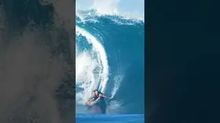 Mason Ho with the double rail grab and double shaka!🤙🏽🤙🏽🌊💨