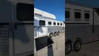 Awesome Living Quarters! Lakota 8515 Infinity Five Horse LQ Trailer