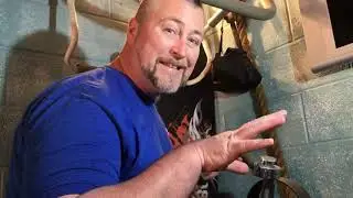 SUPERNATURAL ARMWRESTLING TIPS - WARMING UP THE ELBOW BEFORE TRAINING SIDE PRESSURE WITH NEIL PICKUP