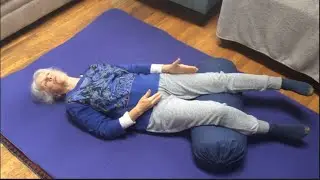 Releasing the Quadriceps Using a Bolster