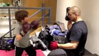 Kids Boxing Training - Focus Mitt - Pad Work