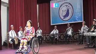 Адолат имконияташ махдуд мебошад. 28 сола  аст. Аз синни 16 солагӣ, афтида маъюб гаштааст.