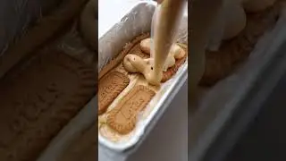 This 4-ingredient Biscoff Ice Box Cake is a must-make!
