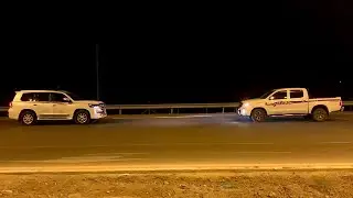 Toyota Land Cruiser VS Toyota Hilux Tug Of War